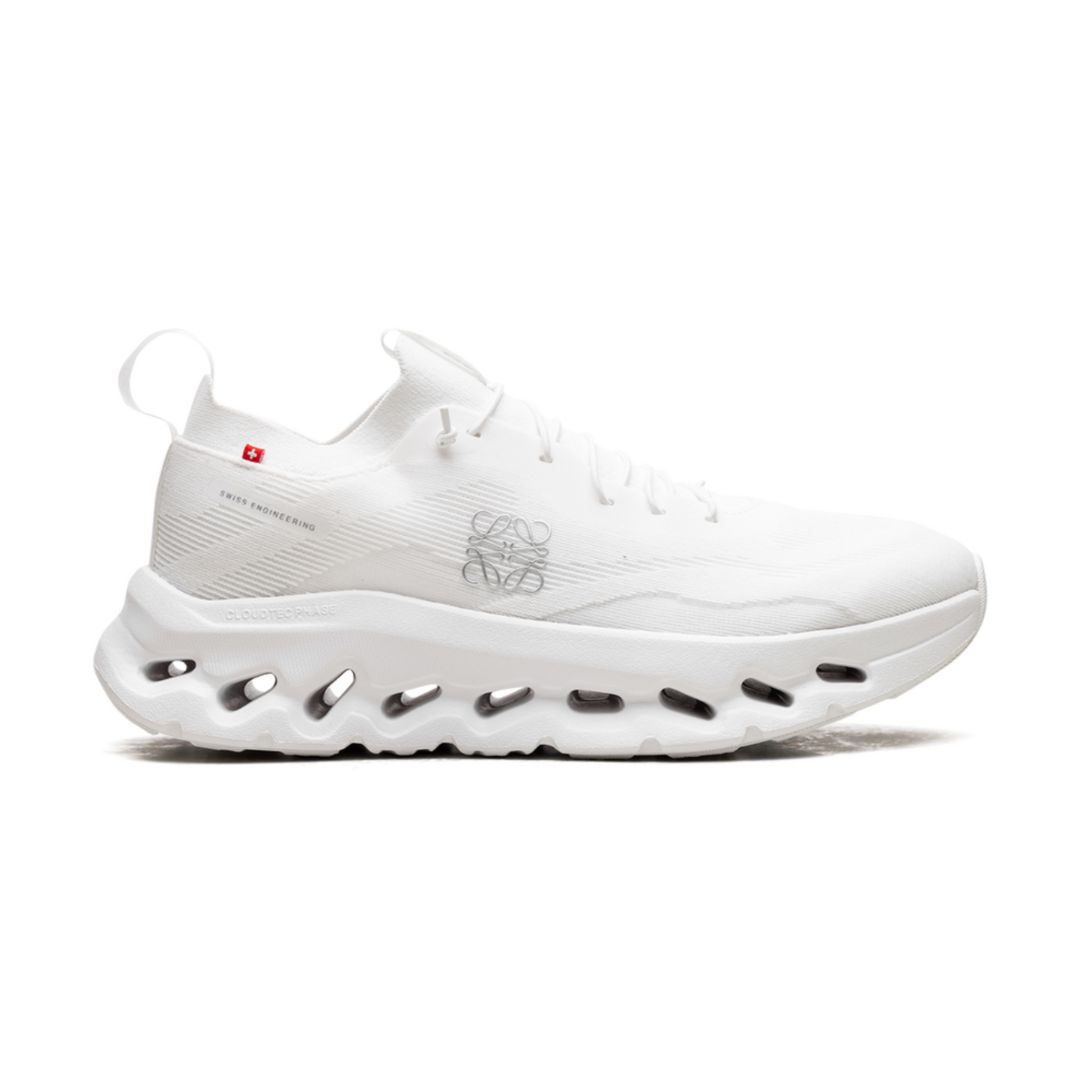 On Running Cloudtilt Loewe All White