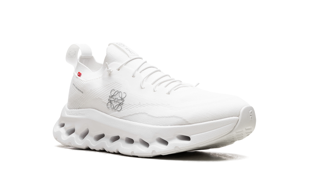On Running Cloudtilt Loewe All White